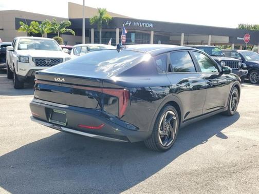 2025 Kia K4 EX