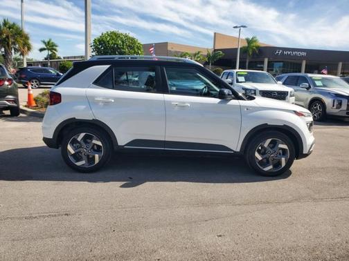 2024 Hyundai VENUE Limited