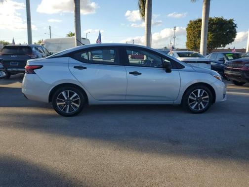 2024 Nissan Versa 1.6 S