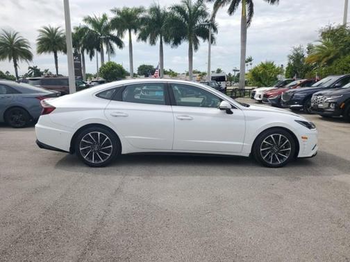 2021 Hyundai SONATA Limited