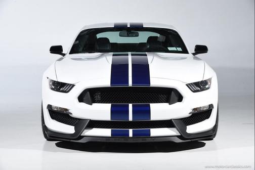 Oxford White 2016 Ford Shelby GT350 Base