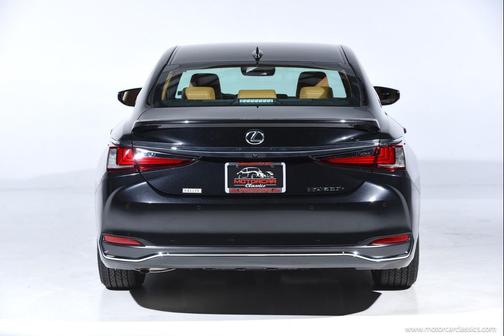 2024 Lexus ES 300h Base