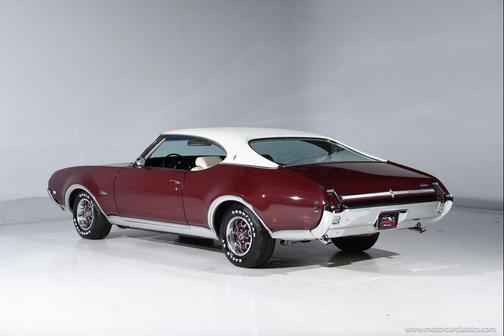 Burgundy/Maroon 1969 Oldsmobile Cutlass
