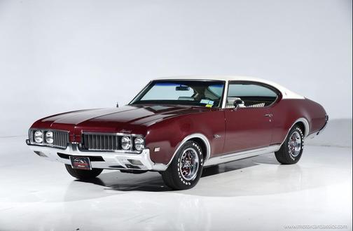 Burgundy/Maroon 1969 Oldsmobile Cutlass