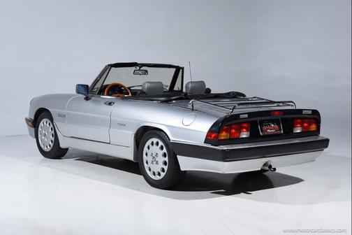 1987 Alfa Romeo Spider Quadrifoglio