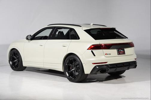 White 2025 Audi RS Q8 4.0T