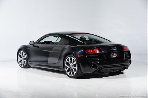 Phantom Black Pearl Effect/Lava Gray 2010 Audi R8 5.2 quattro