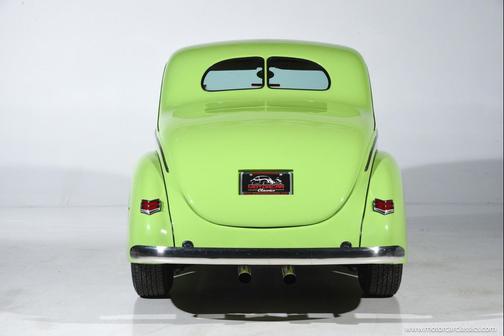 1940 Ford Deluxe Base