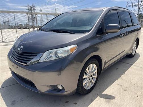 2011 Toyota Sienna XLE