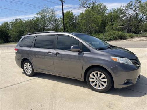 2011 Toyota Sienna XLE