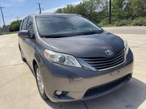 2011 Toyota Sienna XLE