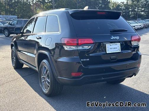 2020 Jeep Grand Cherokee Laredo E