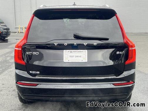 2023 Volvo XC90 B6 Core