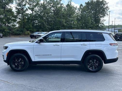 2024 Jeep Grand Cherokee L Laredo