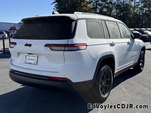 2024 Jeep Grand Cherokee L Laredo
