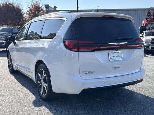 2026 Chrysler Pacifica Pinnacle