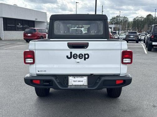 Bright White Clearcoat 2026 Jeep Gladiator Sport