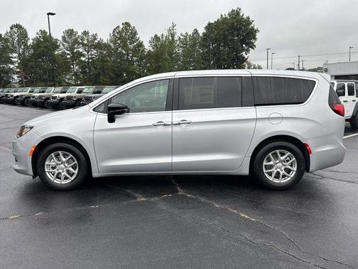 2026 Chrysler Voyager LX
