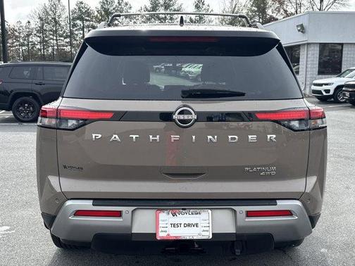 2023 Nissan Pathfinder Platinum