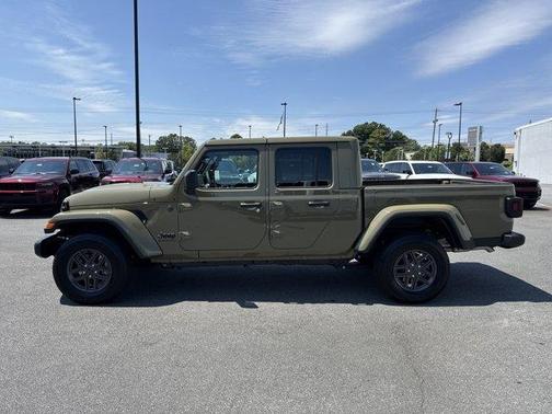 2025 Jeep Gladiator Sport