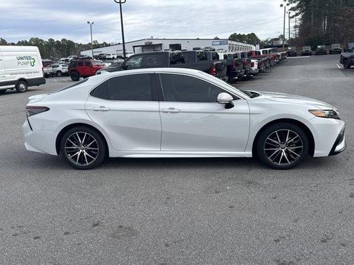 2023 Toyota Camry SE Nightshade