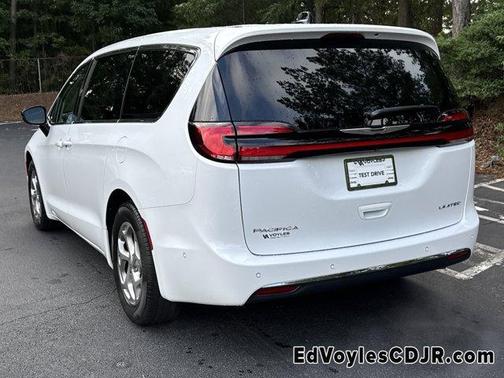 2024 Chrysler Pacifica Limited