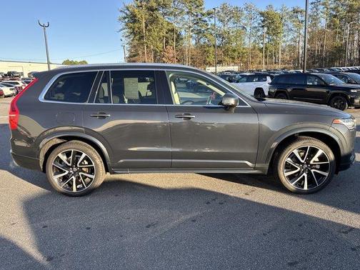 2021 Volvo XC90 T6 Momentum 7 Passenger