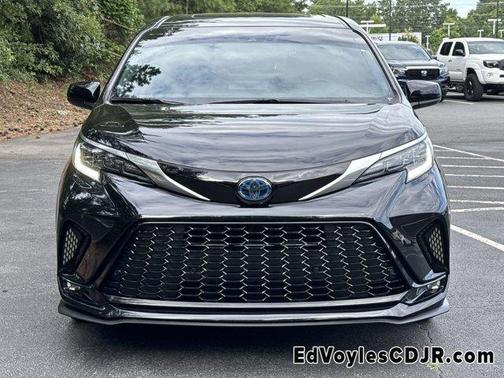 2022 Toyota Sienna XSE 7 Passenger