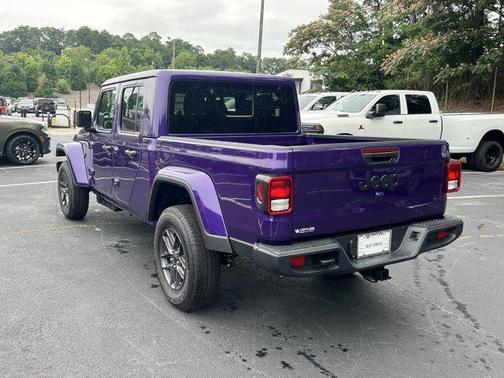 REIGN 2026 Jeep Gladiator Sport