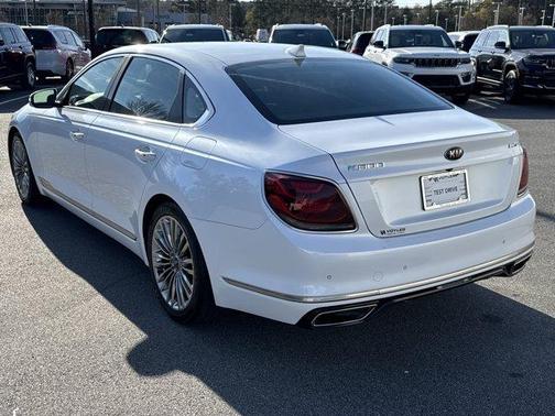 2020 Kia K900 Luxury