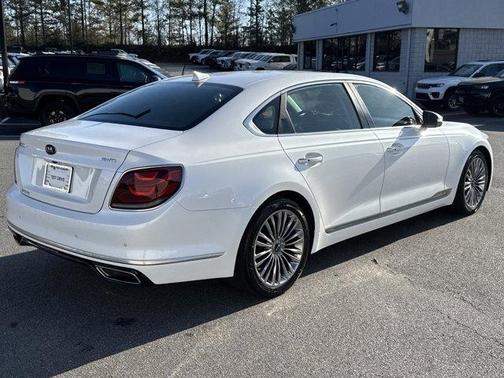 2020 Kia K900 Luxury