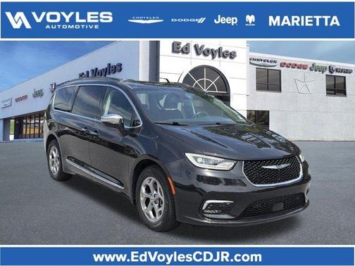 Brilliant Black Crystal Pearlcoat 2022 Chrysler Pacifica Limited