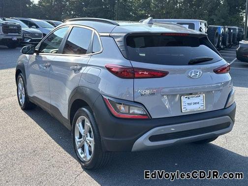 2022 Hyundai KONA SEL