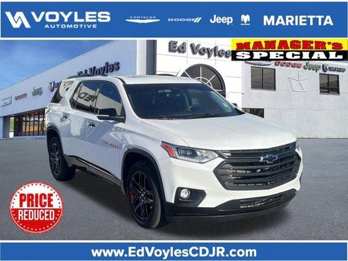 Iridescent Pearl Tricoat 2021 Chevrolet Traverse Premier