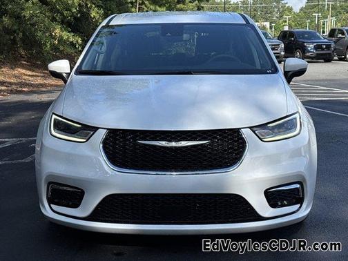 2023 Chrysler Pacifica Touring-L