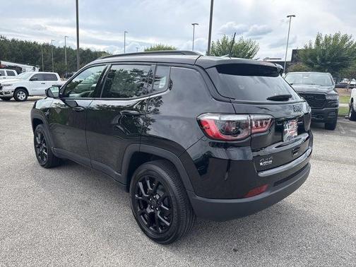 Diamond Black 2026 Jeep Compass Latitude