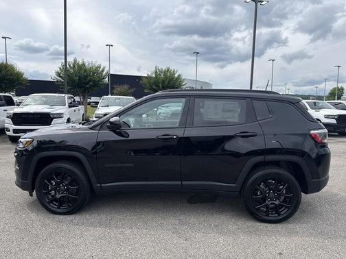 Diamond Black 2026 Jeep Compass Latitude
