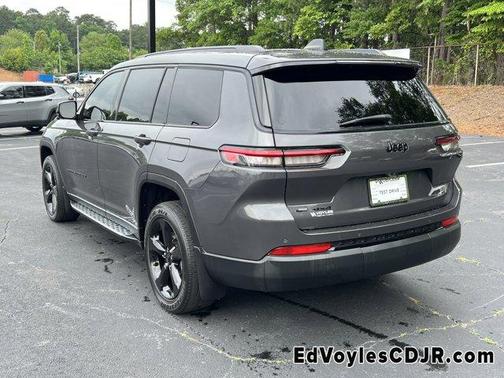 2022 Jeep Grand Cherokee L Laredo