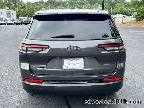 2022 Jeep Grand Cherokee L Laredo