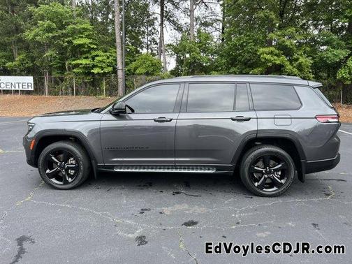 2022 Jeep Grand Cherokee L Laredo
