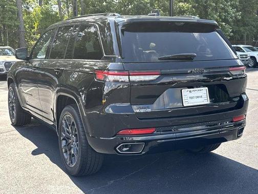 2025 Jeep Grand Cherokee Summit