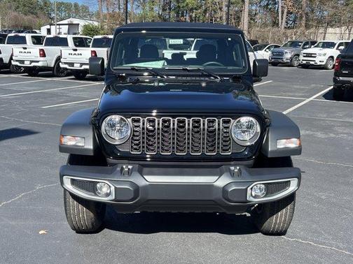 2026 Jeep Gladiator Sport