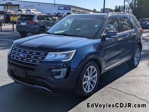 Photo 3 of 35 of 2017 Ford Explorer Limited
