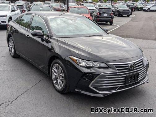 Photo 2 of 33 of 2021 Toyota Avalon XLE