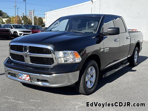2017 RAM 1500 SLT