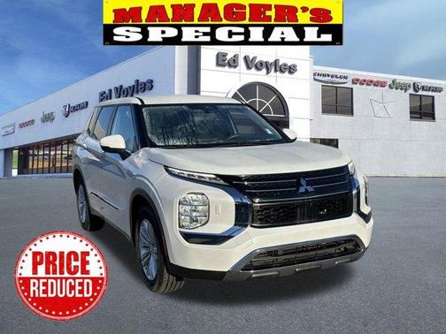 2022 Mitsubishi Outlander ES