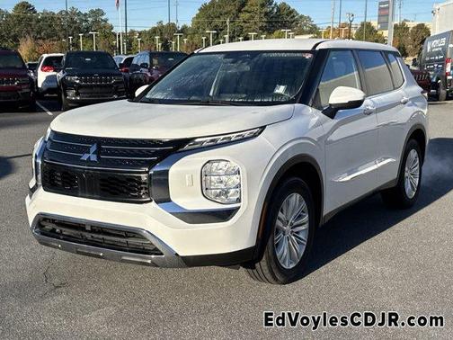 2022 Mitsubishi Outlander ES