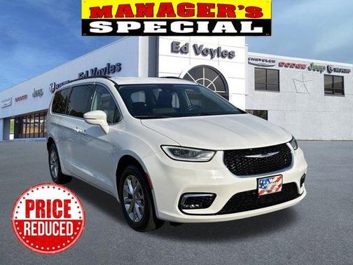 2022 Chrysler Pacifica Touring-L