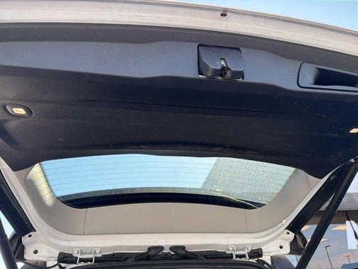 Bright White Clearcoat 2022 Jeep Grand Cherokee L Laredo