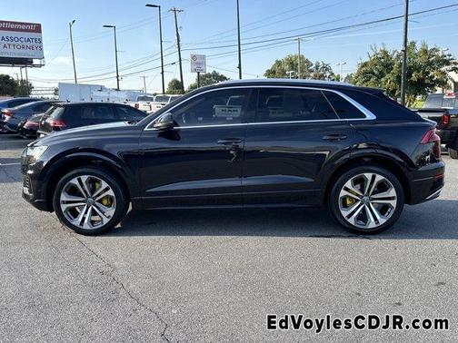 2019 Audi Q8 Premium Plus